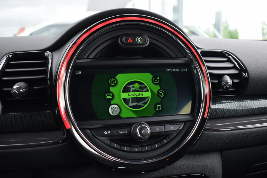 MINI Clubman 1.5 Cooper Pepper Serious Business | Automaat | H/K | 17” LM | Cruise