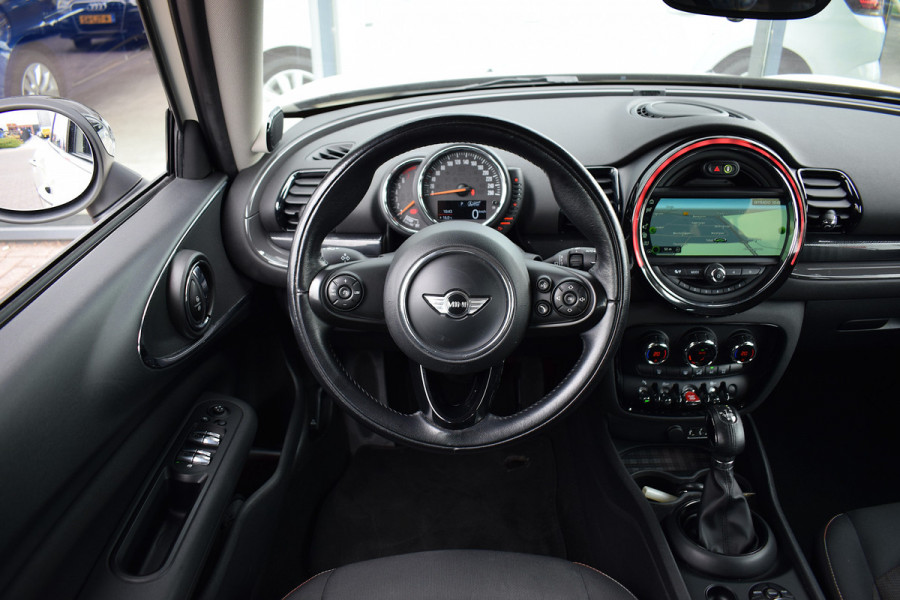 MINI Clubman 1.5 Cooper Pepper Serious Business | Automaat | H/K | 17” LM | Cruise