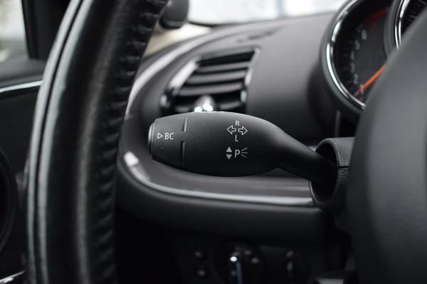 MINI Clubman 1.5 Cooper Pepper Serious Business | Automaat | H/K | 17” LM | Cruise