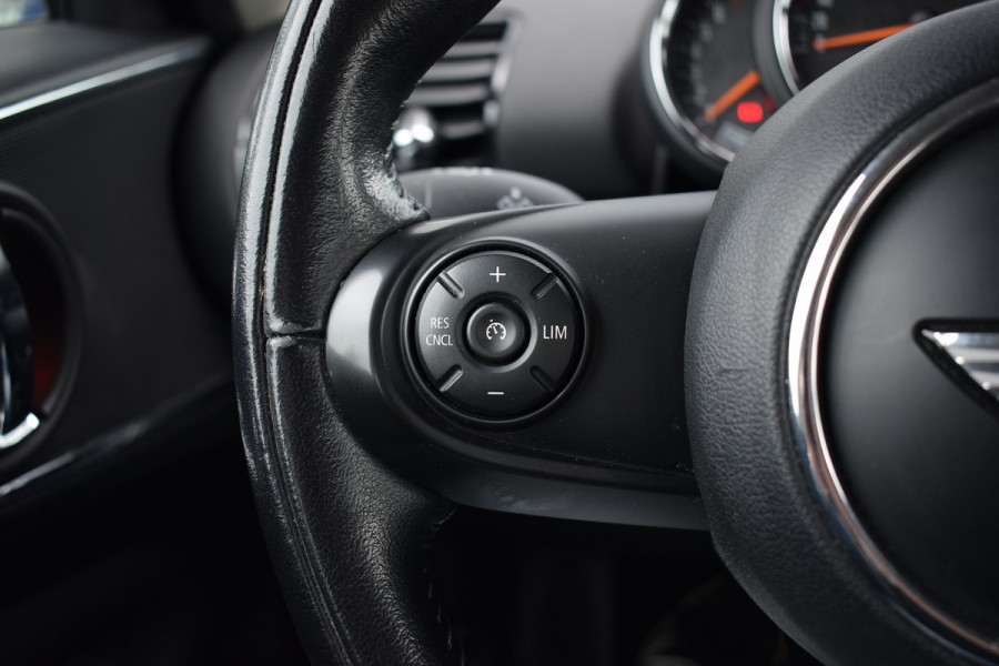 MINI Clubman 1.5 Cooper Pepper Serious Business | Automaat | H/K | 17” LM | Cruise