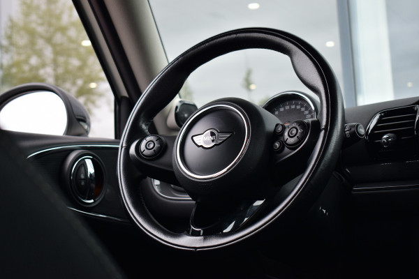MINI Clubman 1.5 Cooper Pepper Serious Business | Automaat | H/K | 17” LM | Cruise
