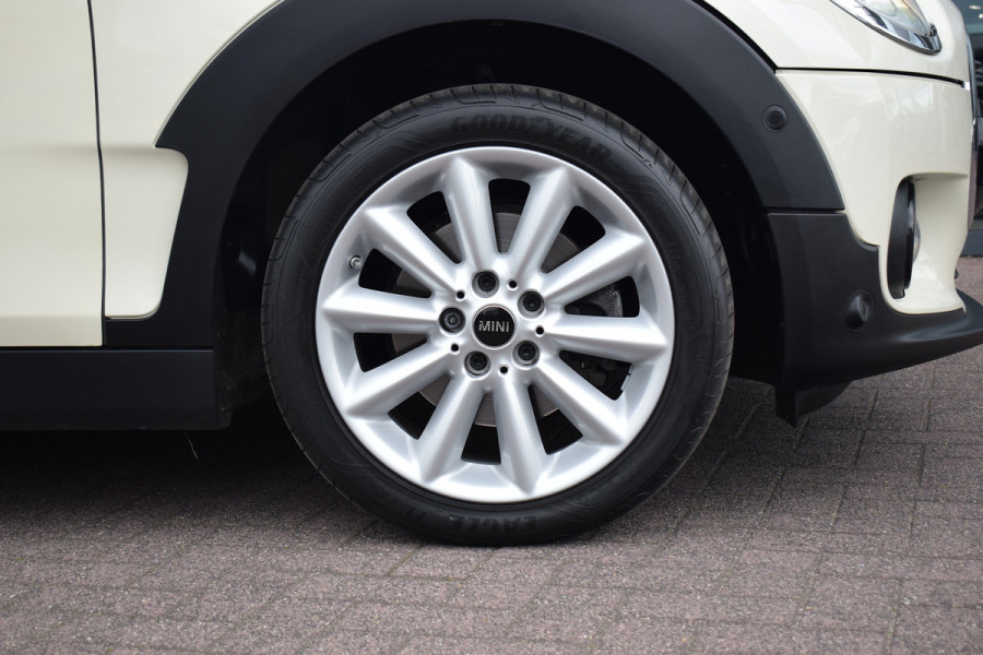 MINI Clubman 1.5 Cooper Pepper Serious Business | Automaat | H/K | 17” LM | Cruise