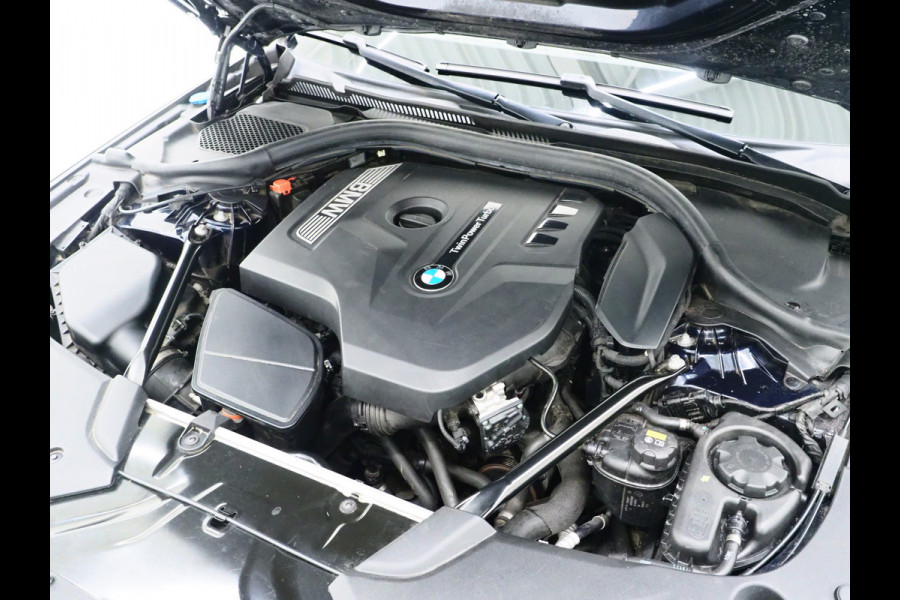 BMW 5 Serie Touring 530i High Executive | Head Up | Leder | Keyless | Camera | Trekhaak