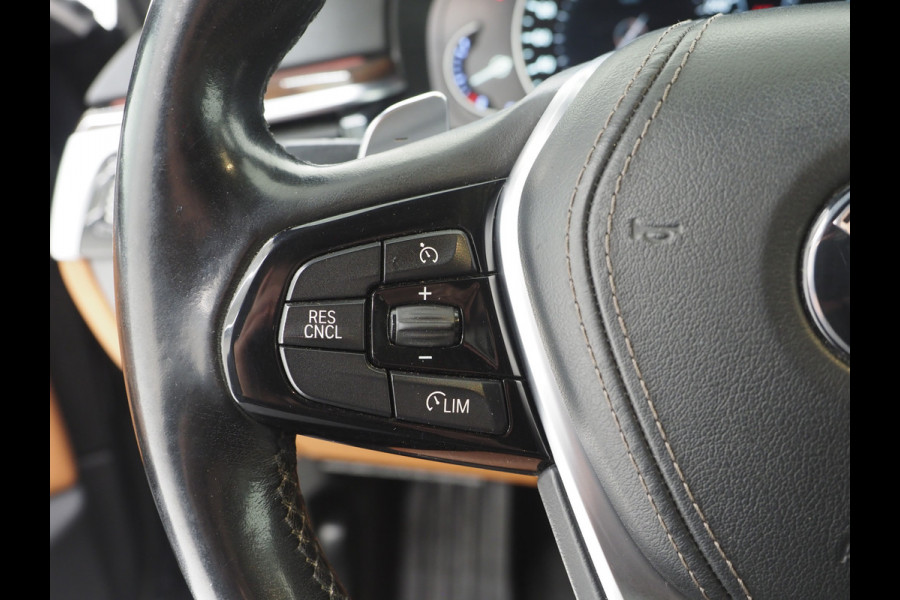 BMW 5 Serie Touring 530i High Executive | Head Up | Leder | Keyless | Camera | Trekhaak