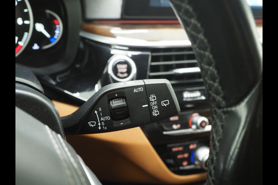 BMW 5 Serie Touring 530i High Executive | Head Up | Leder | Keyless | Camera | Trekhaak