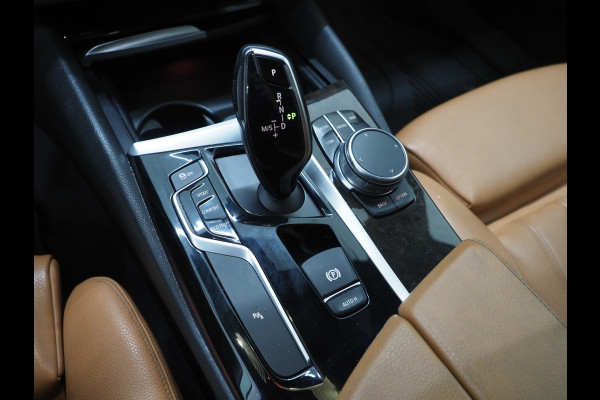 BMW 5 Serie Touring 530i High Executive | Head Up | Leder | Keyless | Camera | Trekhaak