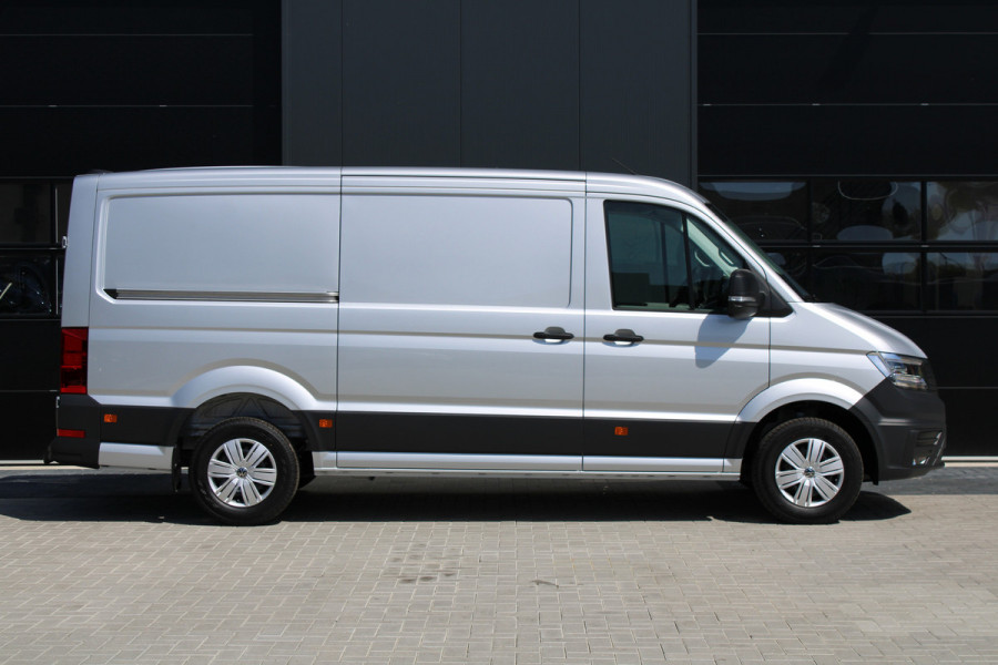 Volkswagen Crafter 35 2.0 TDI L3H2 177pk - Facelift - Navigatie - LED - Geveerde stoel - Virtual cockpit - Camera - Verwarmd stuur - Stoelverwarmin