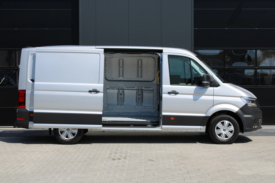 Volkswagen Crafter 35 2.0 TDI L3H2 177pk - Facelift - Navigatie - LED - Geveerde stoel - Virtual cockpit - Camera - Verwarmd stuur - Stoelverwarmin