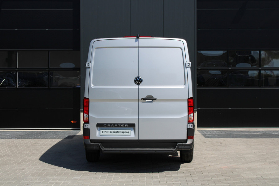 Volkswagen Crafter 35 2.0 TDI L3H2 177pk - Facelift - Navigatie - LED - Geveerde stoel - Virtual cockpit - Camera - Verwarmd stuur - Stoelverwarmin