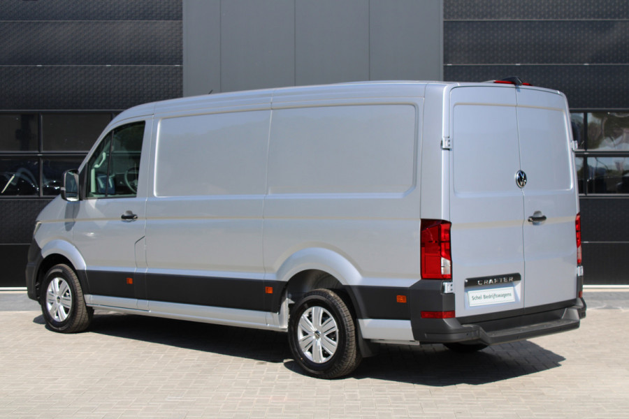 Volkswagen Crafter 35 2.0 TDI L3H2 177pk - Facelift - Navigatie - LED - Geveerde stoel - Virtual cockpit - Camera - Verwarmd stuur - Stoelverwarmin