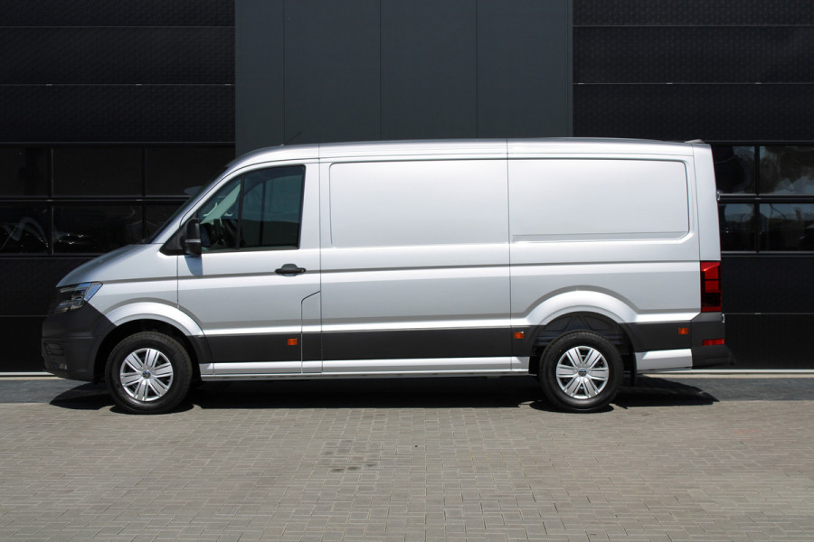 Volkswagen Crafter 35 2.0 TDI L3H2 177pk - Facelift - Navigatie - LED - Geveerde stoel - Virtual cockpit - Camera - Verwarmd stuur - Stoelverwarmin
