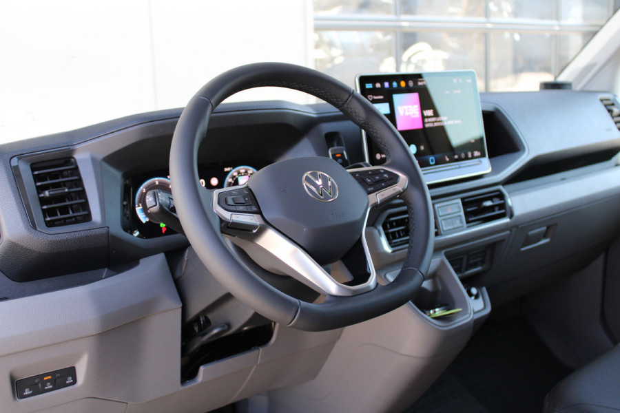 Volkswagen Crafter 35 2.0 TDI L3H2 177pk - Facelift - Navigatie - LED - Geveerde stoel - Virtual cockpit - Camera - Verwarmd stuur - Stoelverwarmin