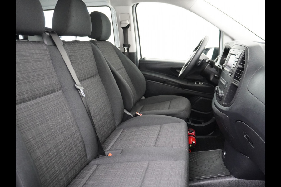 Mercedes-Benz Vito 114CDI AUT D.C Dubbele Cabine Lang 6-Pers. Airco Navi Camera Pdc Bluetooth Cruise Control Regen-Lichtsensor Pdc Betonplex Vloer Schuifdeur Imperiaal Bank voor Comfort 1e Eigenaar Euro 6