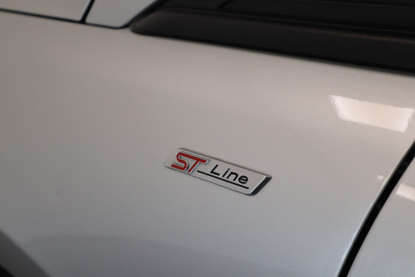 Ford Fiesta 1.0 EcoBoost ST-Line X Navigatie B&O geluidsinstallatie 17LMV Cruise Control stoel/ stuurverwarming 24 maanden garantie mogelijk (*vraag naar de voorwaarden)