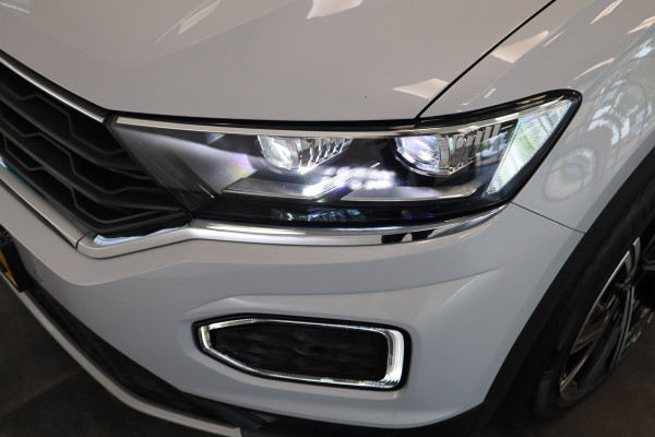 Volkswagen T-Roc 1.5 TSI Style 150pk Panoramadak Full-Led 18'lmv