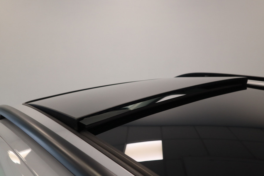 Volkswagen T-Roc 1.5 TSI Style 150pk Panoramadak Full-Led 18'lmv