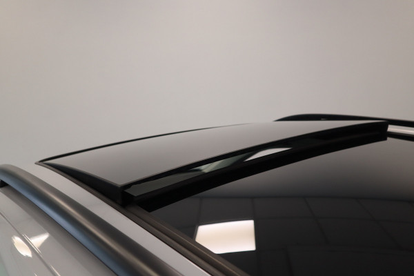 Volkswagen T-Roc 1.5 TSI Style 150pk Panoramadak Full-Led 18'lmv