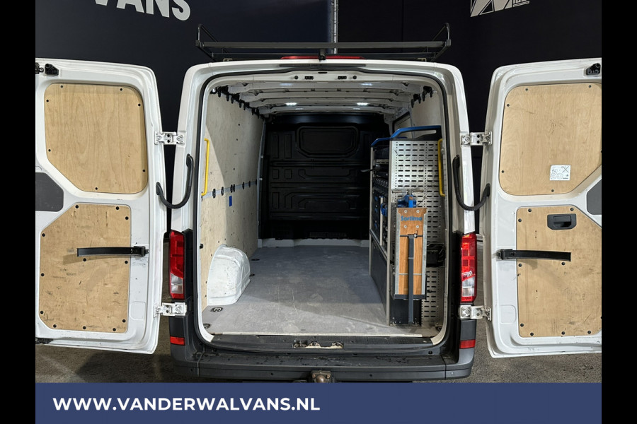 Volkswagen Crafter 2.0 TDI 140 pk L3H2 L2H1 Euro6 Airco | Camera | Navigatie | 3000kg Trekhaak | Imperiaal Apple Carplay, Android Auto, Parkeersensoren, Bijrijdersbank