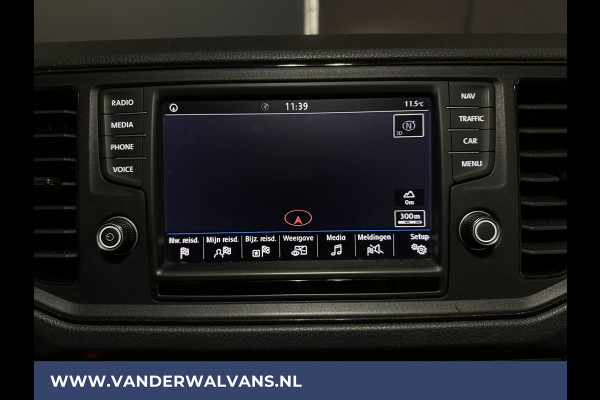 Volkswagen Crafter 2.0 TDI 140 pk L3H2 L2H1 Euro6 Airco | Camera | Navigatie | 3000kg Trekhaak | Imperiaal Apple Carplay, Android Auto, Parkeersensoren, Bijrijdersbank