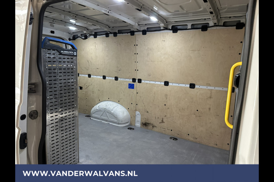 Volkswagen Crafter 2.0 TDI 140 pk L3H2 L2H1 Euro6 Airco | Camera | Navigatie | 3000kg Trekhaak | Imperiaal Apple Carplay, Android Auto, Parkeersensoren, Bijrijdersbank