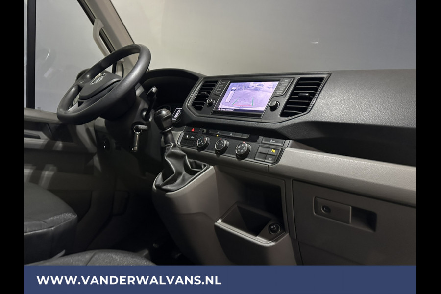 Volkswagen Crafter 2.0 TDI 140 pk L3H2 L2H1 Euro6 Airco | Camera | Navigatie | 3000kg Trekhaak | Imperiaal Apple Carplay, Android Auto, Parkeersensoren, Bijrijdersbank