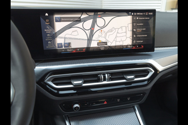 BMW 3 Serie Touring 330i M-Sport - Trekhaak - ACC - Hifi - Camera - M Sport Remmen Blauw