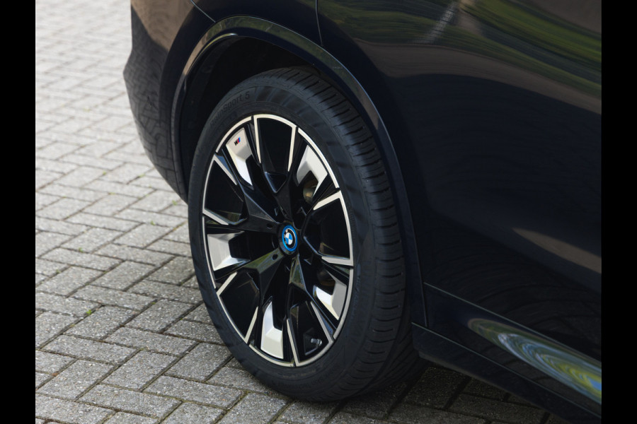 BMW iX3 High Executive - Pano - Driving Ass Prof - Head-up