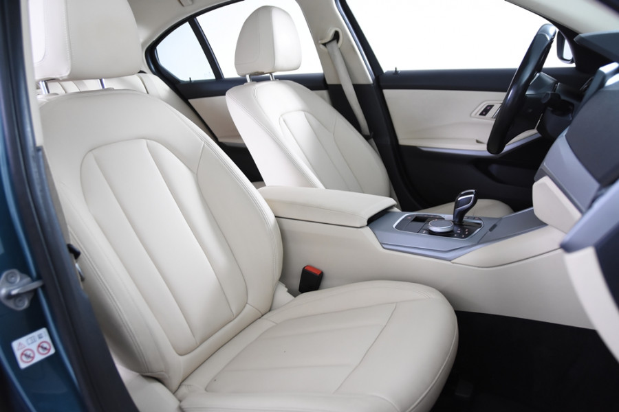 BMW 3 Serie 318i Luxury *1ste Eigenaar*Leer*Navigatie*Stoelverwarming*Parkassist*