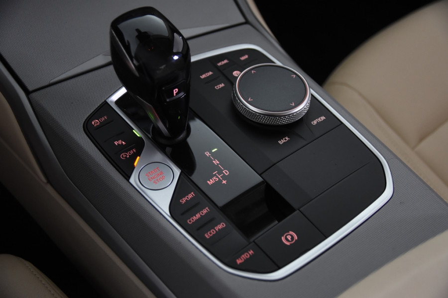 BMW 3 Serie 318i Luxury *1ste Eigenaar*Leer*Navigatie*Stoelverwarming*Parkassist*