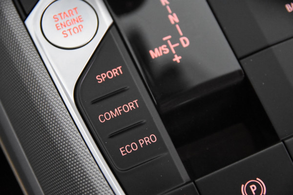 BMW 3 Serie 318i Luxury *1ste Eigenaar*Leer*Navigatie*Stoelverwarming*Parkassist*
