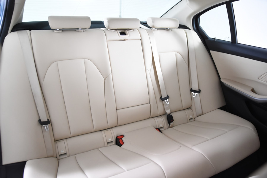 BMW 3 Serie 318i Luxury *1ste Eigenaar*Leer*Navigatie*Stoelverwarming*Parkassist*