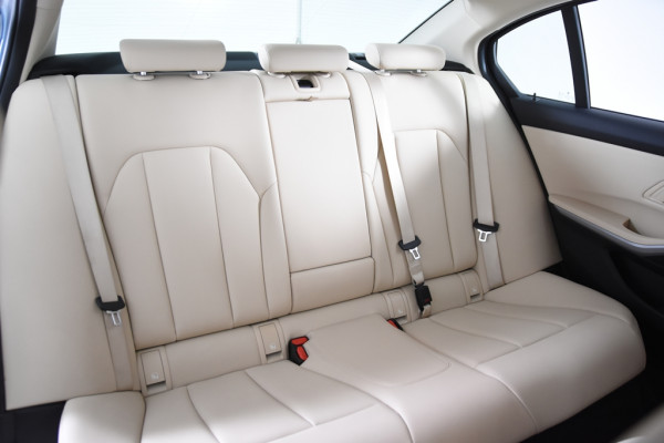 BMW 3 Serie 318i Luxury *1ste Eigenaar*Leer*Navigatie*Stoelverwarming*Parkassist*