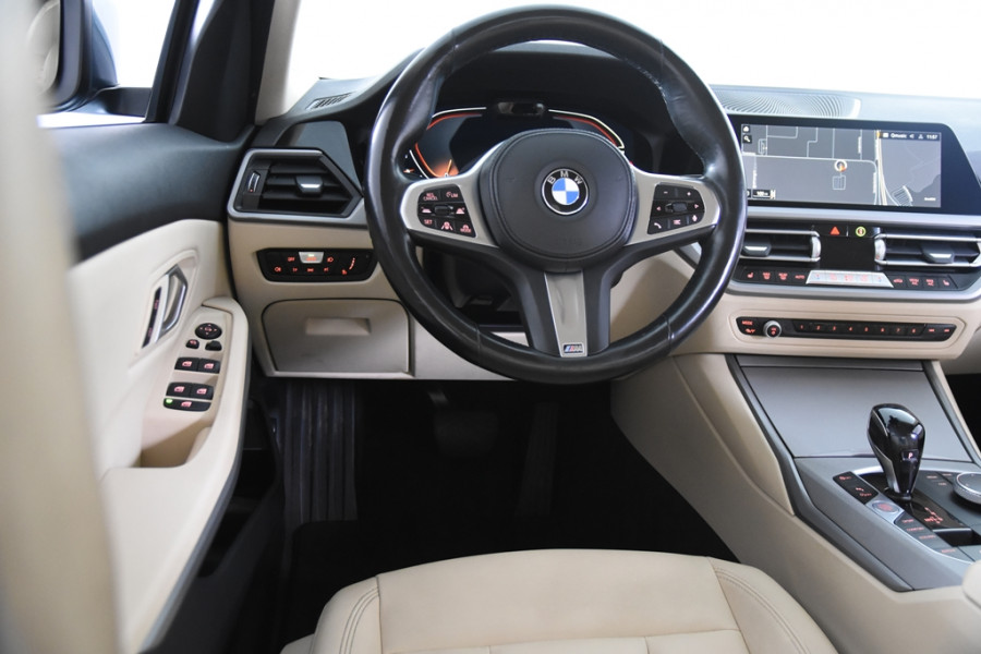 BMW 3 Serie 318i Luxury *1ste Eigenaar*Leer*Navigatie*Stoelverwarming*Parkassist*