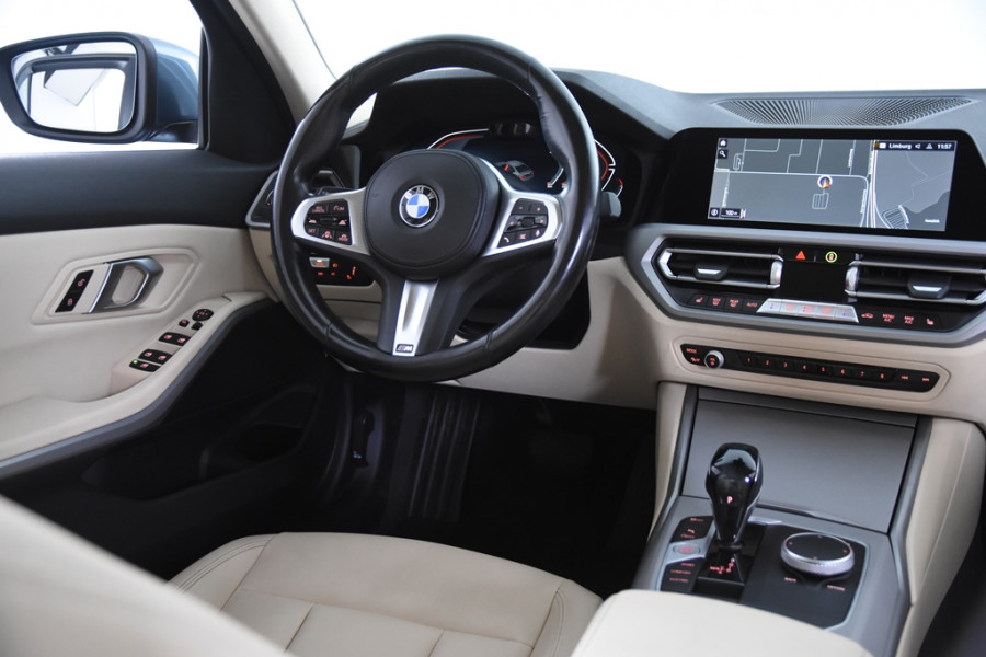 BMW 3 Serie 318i Luxury *1ste Eigenaar*Leer*Navigatie*Stoelverwarming*Parkassist*