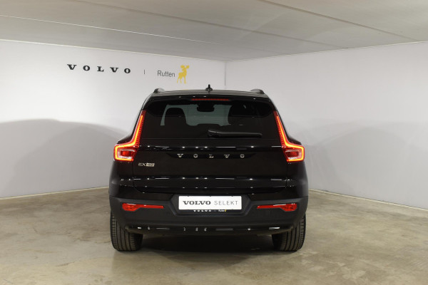 Volvo EX40 252PK Single Motor Extended Range Plus / Navigatie / 360 Camera / Stuur-Stoelverwarming / Adaptieve Cruisecontrol / LM Velgen / Trekhaak /
