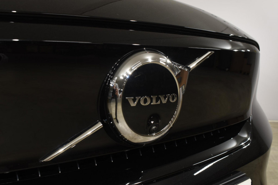 Volvo EX40 252PK Single Motor Extended Range Plus / Navigatie / 360 Camera / Stuur-Stoelverwarming / Adaptieve Cruisecontrol / LM Velgen / Trekhaak /