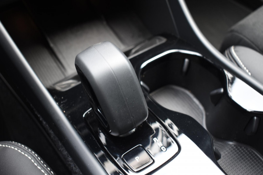 Volvo EX40 252PK Single Motor Extended Range Plus / Navigatie / 360 Camera / Stuur-Stoelverwarming / Adaptieve Cruisecontrol / LM Velgen / Trekhaak /