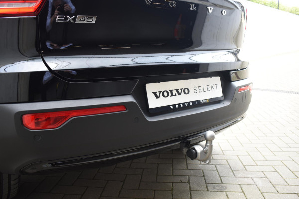 Volvo EX40 252PK Single Motor Extended Range Plus / Navigatie / 360 Camera / Stuur-Stoelverwarming / Adaptieve Cruisecontrol / LM Velgen / Trekhaak /