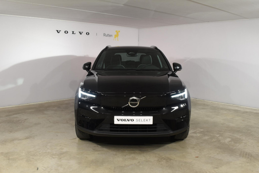 Volvo XC40 252PK Single Motor Extended Range Plus / Navigatie / Camera / Parkeersensoren / Adaptieve Cruisecontrol / Stuur-Stoelverwarming / LM Velgen / Trekhaak /