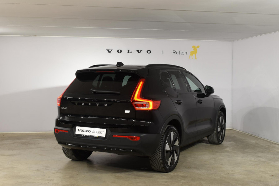 Volvo XC40 252PK Single Motor Extended Range Plus / Navigatie / Camera / Parkeersensoren / Adaptieve Cruisecontrol / Stuur-Stoelverwarming / LM Velgen / Trekhaak /