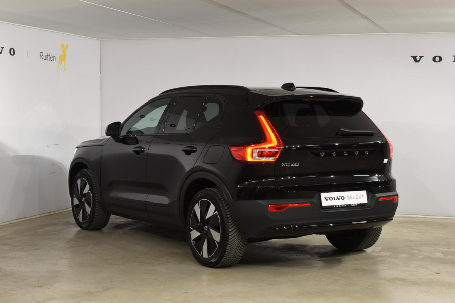 Volvo XC40 252PK Single Motor Extended Range Plus / Navigatie / Camera / Parkeersensoren / Adaptieve Cruisecontrol / Stuur-Stoelverwarming / LM Velgen / Trekhaak /