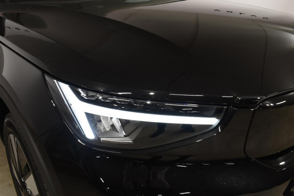 Volvo XC40 252PK Single Motor Extended Range Plus / Navigatie / Camera / Parkeersensoren / Adaptieve Cruisecontrol / Stuur-Stoelverwarming / LM Velgen / Trekhaak /