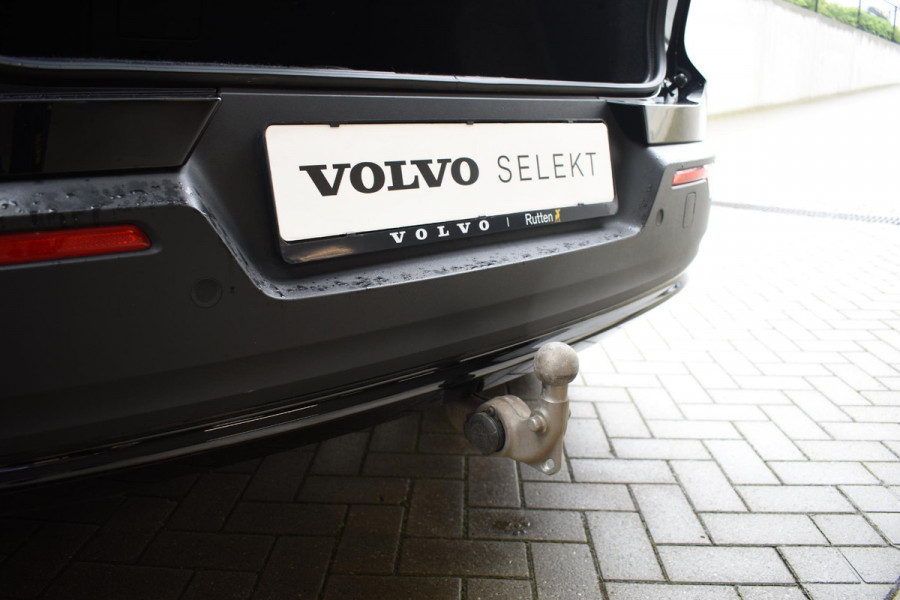 Volvo XC40 252PK Single Motor Extended Range Plus / Navigatie / Camera / Parkeersensoren / Adaptieve Cruisecontrol / Stuur-Stoelverwarming / LM Velgen / Trekhaak /