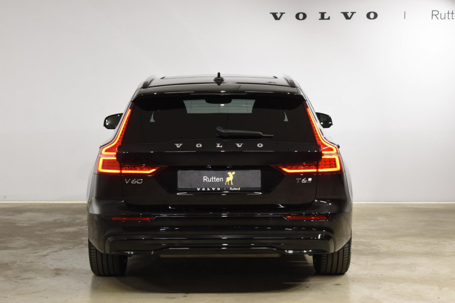 Volvo V60 T6 350PK AWD Ultra Dark / Navigatie / Adaptieve Cruisecontrol / Elektrische Stoelen / Harman Kardon / LM Velgen / Trekhaak /