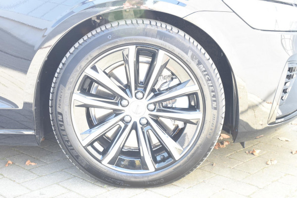 Volvo V60 T6 350PK AWD Ultra Dark / Navigatie / Adaptieve Cruisecontrol / Elektrische Stoelen / Harman Kardon / LM Velgen / Trekhaak /