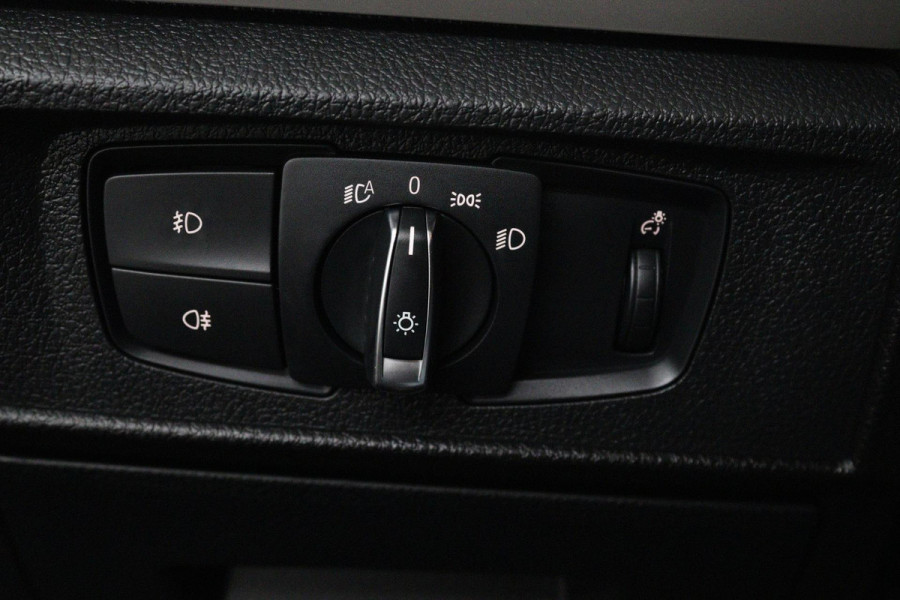 BMW 1-serie 118i Corporate Lease Executive Automaat (PANORAMADAK, NAVIGATIE, PARKEERSENSOREN)