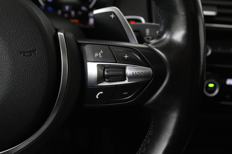 BMW 1-serie 118i Corporate Lease Executive Automaat (PANORAMADAK, NAVIGATIE, PARKEERSENSOREN)