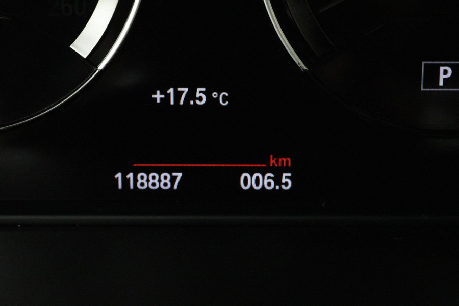 BMW 1-serie 118i Corporate Lease Executive Automaat (PANORAMADAK, NAVIGATIE, PARKEERSENSOREN)