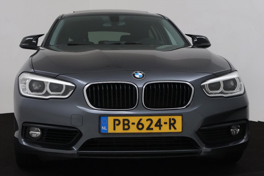 BMW 1-serie 118i Corporate Lease Executive Automaat (PANORAMADAK, NAVIGATIE, PARKEERSENSOREN)