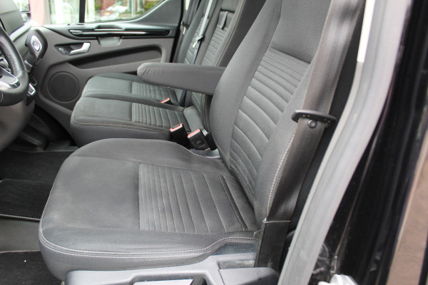 Ford Transit Custom 300 2.0-130pk TDCI L2H1 Limited AUTOMAAT ! Keurige nette en luxe Ford Transit Custom, slechts 47.000km !. Airco, schuifdeur li+re, LM wielen, stoel-, spiegel- en voorraamverw., side en lane assist, 3-zits, navigatie, telefoonvoorb., camera, pdc v+a, cruise cntrl etc.